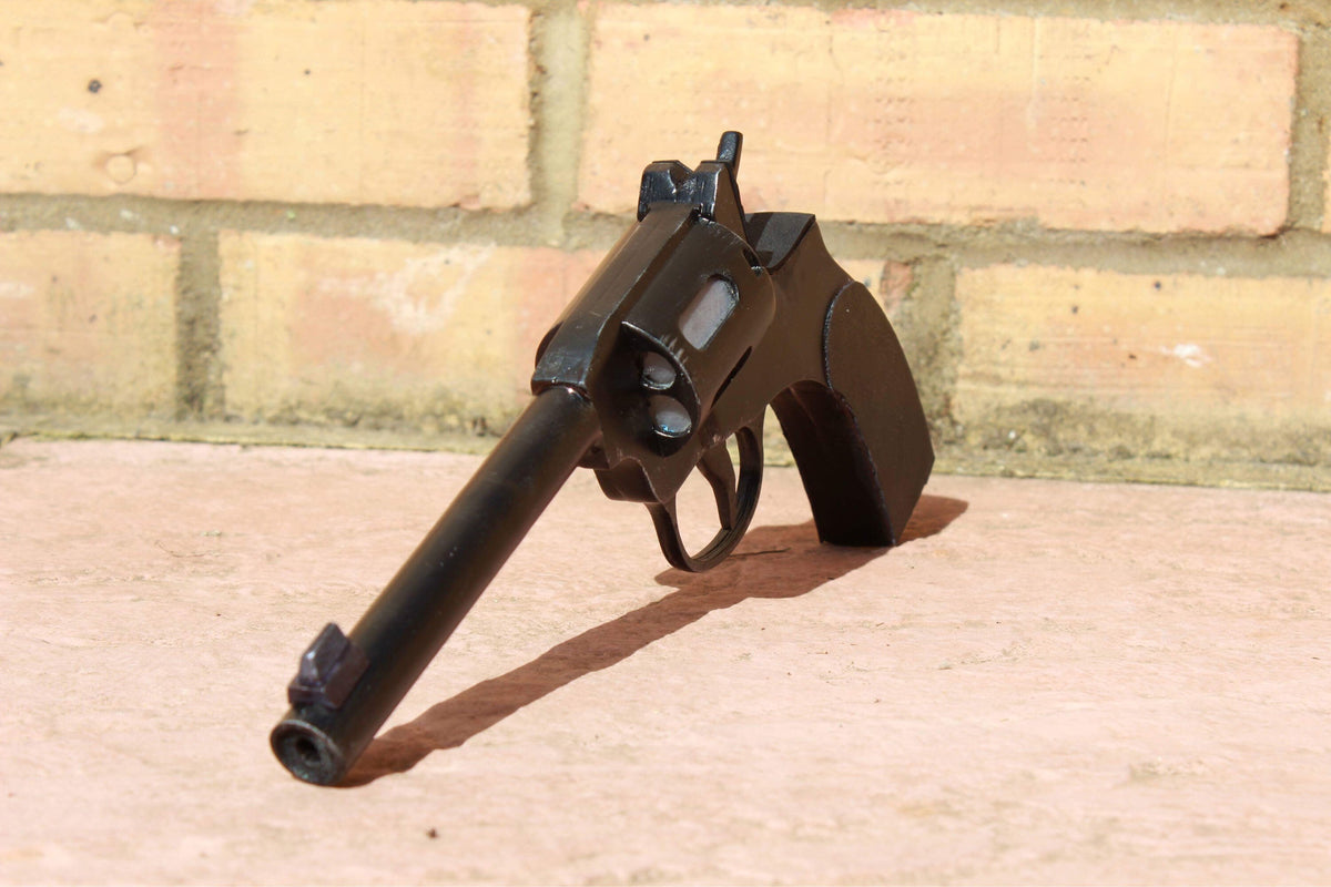 Rip Hunter's Prop Gun - Inspired by Legends of Tomorrow - 3D Printed Replica with Blue LEDs