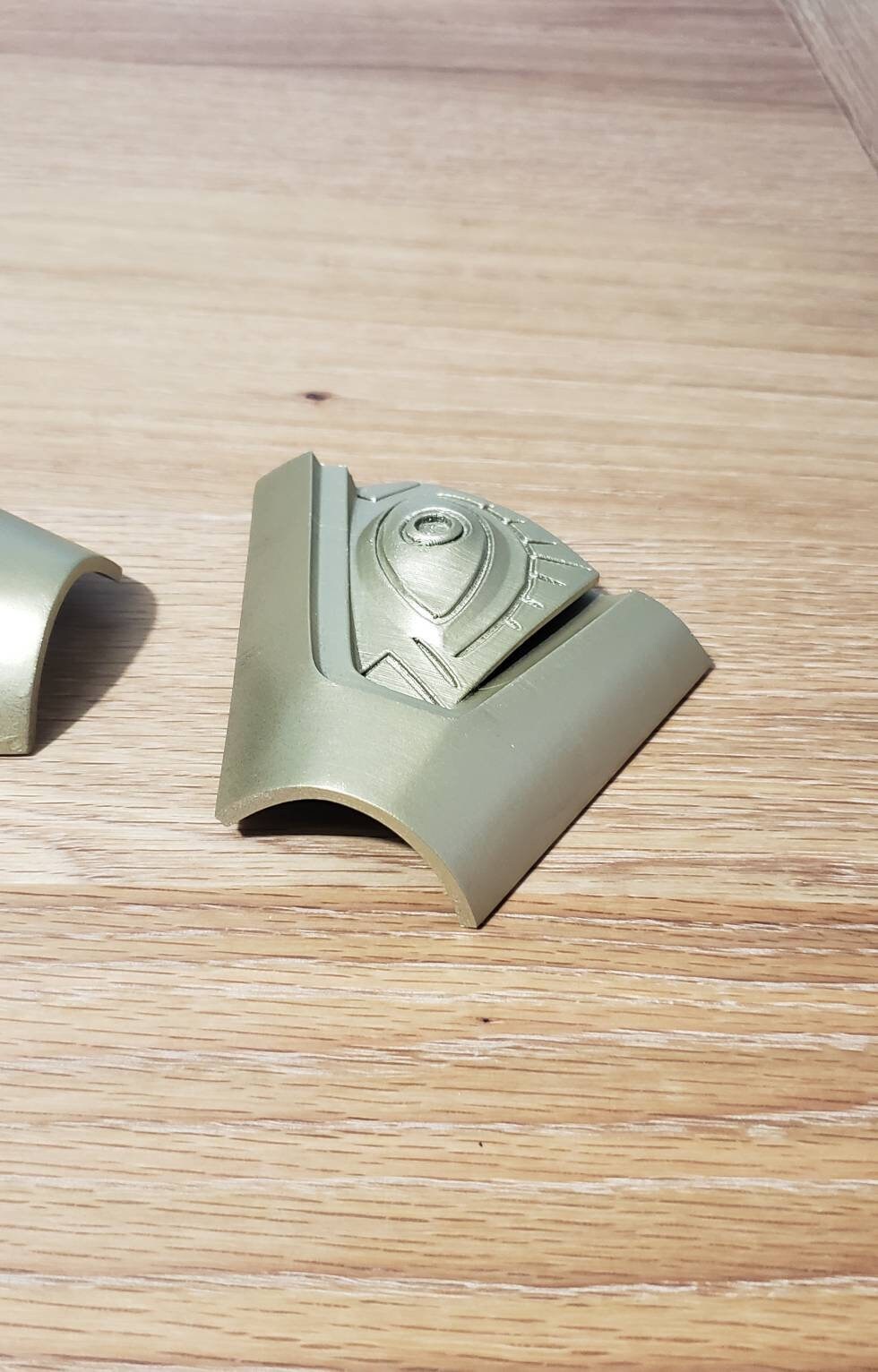 Mysterio Cape Clasps - 3D Printed - Spiderman Far From Home - Prop - Costume - Cosplay