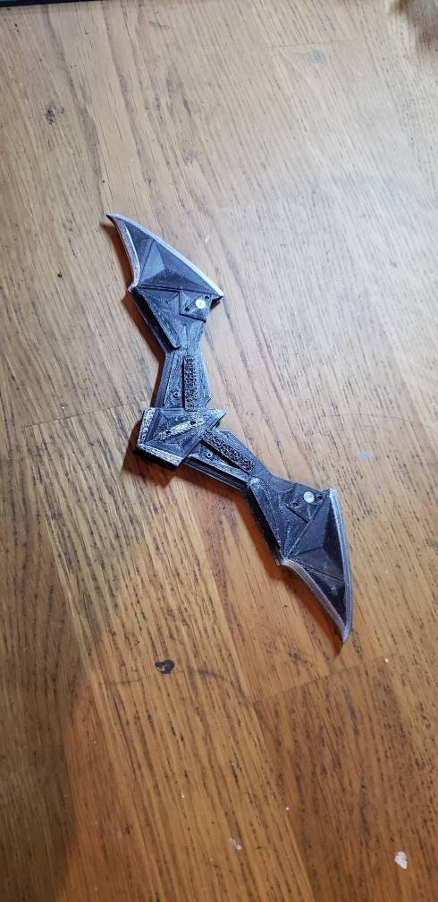 Throwing blade prop colour options