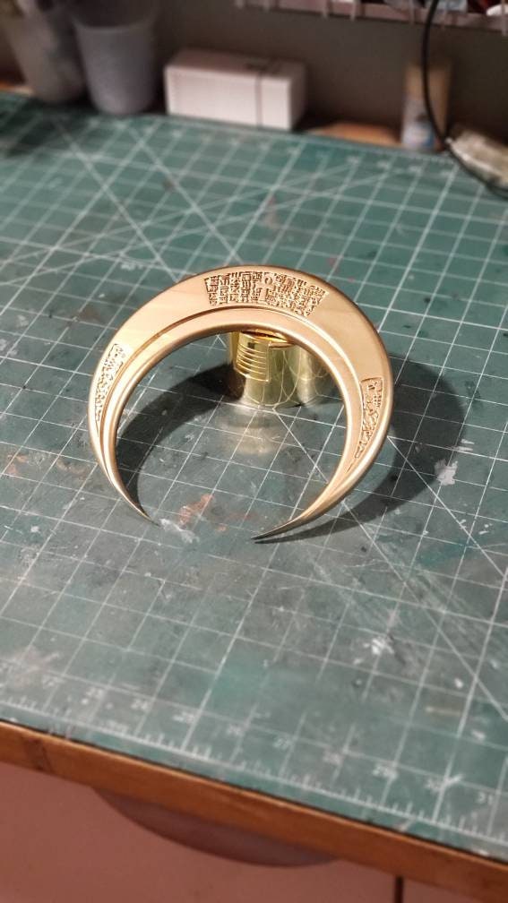Crescent Darts Moon Weapon Prop, 3D Printed Resin - Inspired by Marvel's Moon Knight