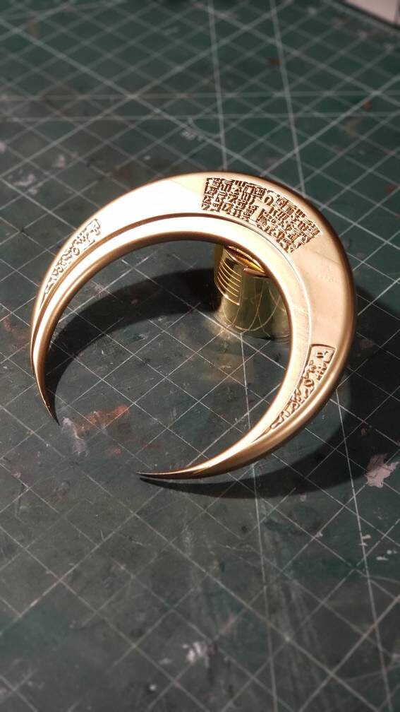 Crescent Darts Moon Weapon Prop, 3D Printed Resin - Inspired by Marvel's Moon Knight