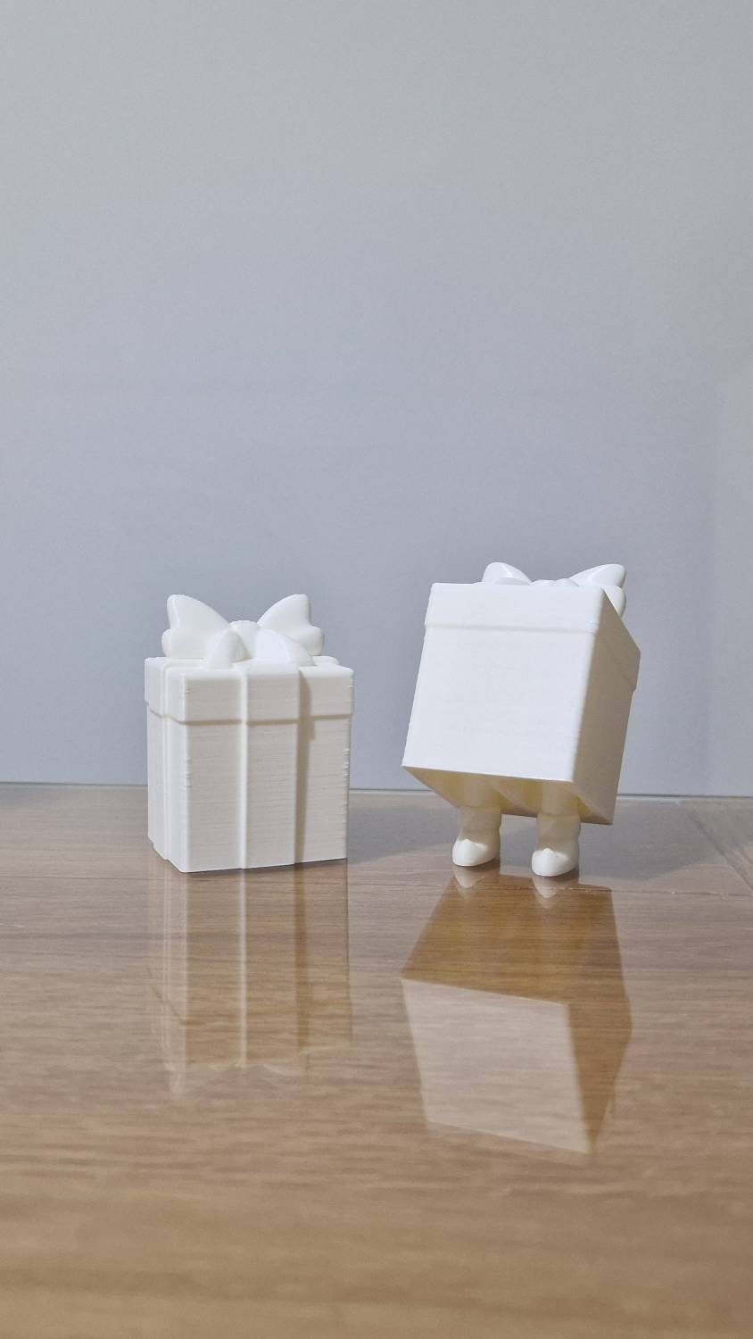 Christmas Tree & Presents Decoration - Secret Santa - Fidget Toys - Legs - Snowman - Santa - 3D Printed - Tree with Legs