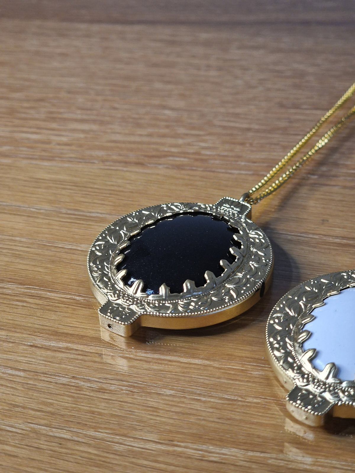 Amulet of Archangels Necklace - Inspired by Charmed - Halliwell Collection - 3D Printed - Replica Prop - Resin - Gold - Black and White