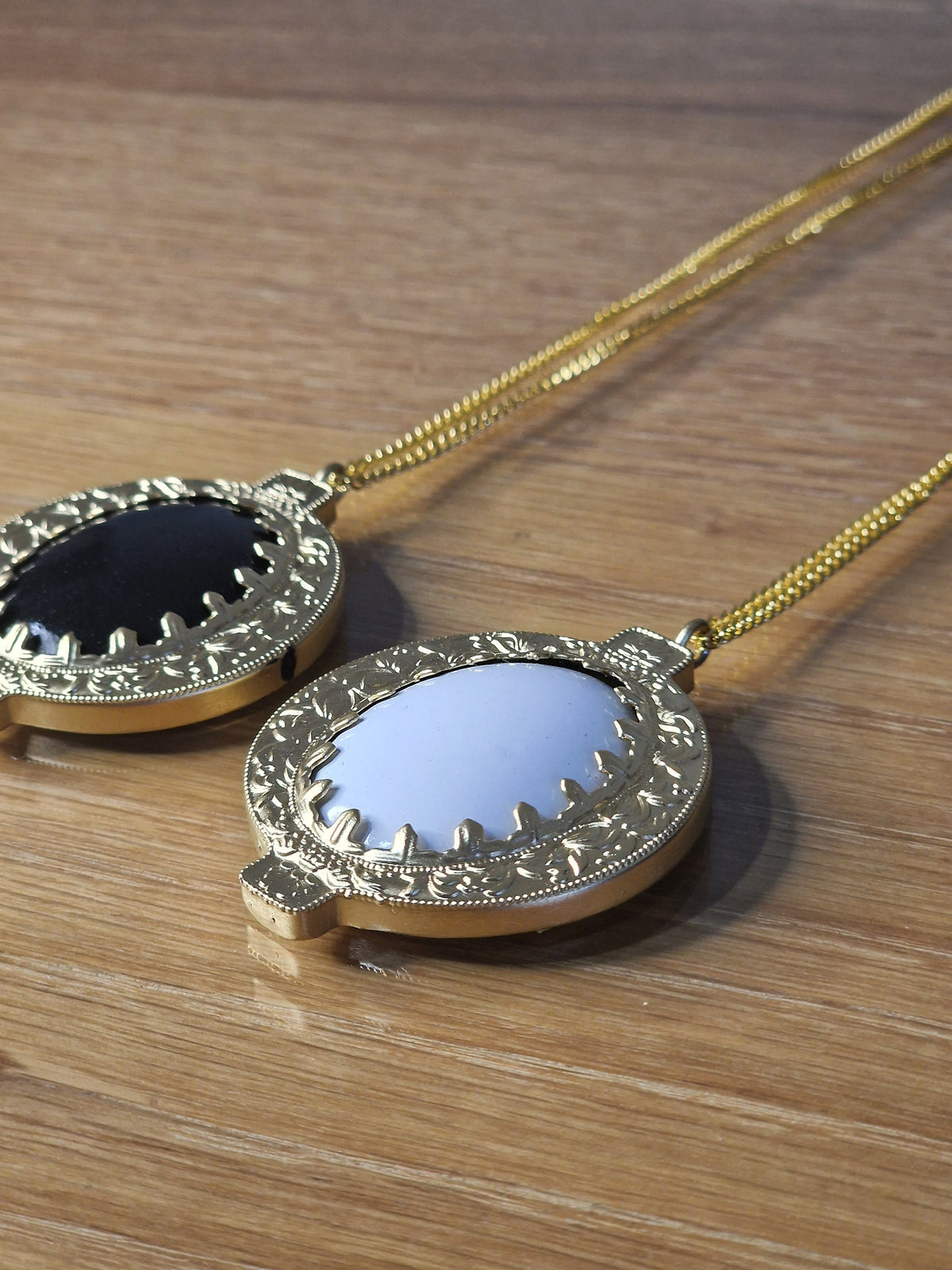 Amulet of Archangels Necklace - Inspired by Charmed - Halliwell Collection - 3D Printed - Replica Prop - Resin - Gold - Black and White