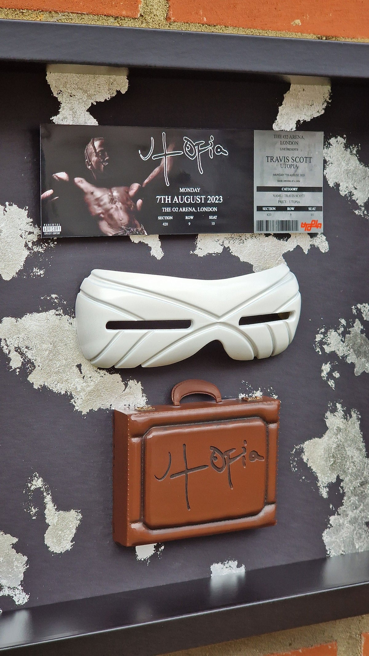 Utopia Tour Glasses & Briefcase Display Case - Inspired by Travis Scott - Ticket and Memorabilia Display - Custom-made