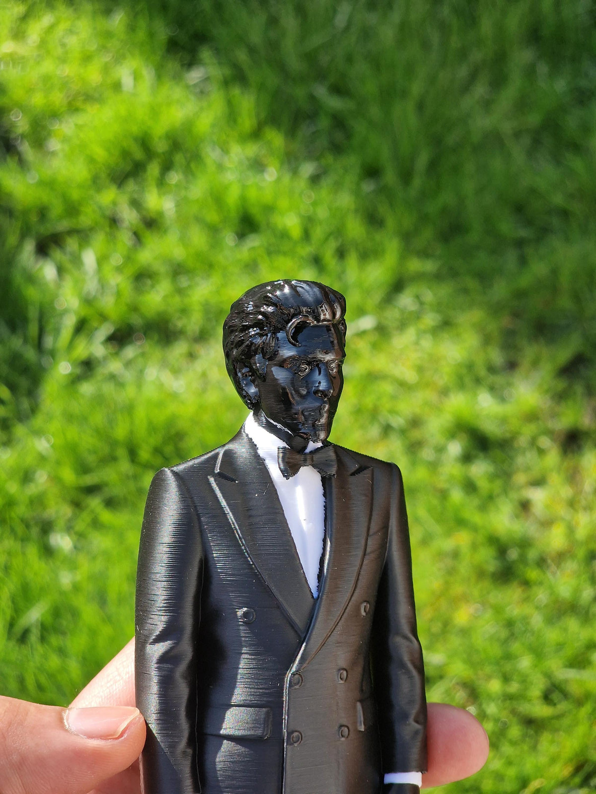 Gesaffelstein Inspired Figure Statue – Techno DJ Collectible – Electronic Music Producer Figure – Dark Techno Decor – DJ Fan Gift – Music