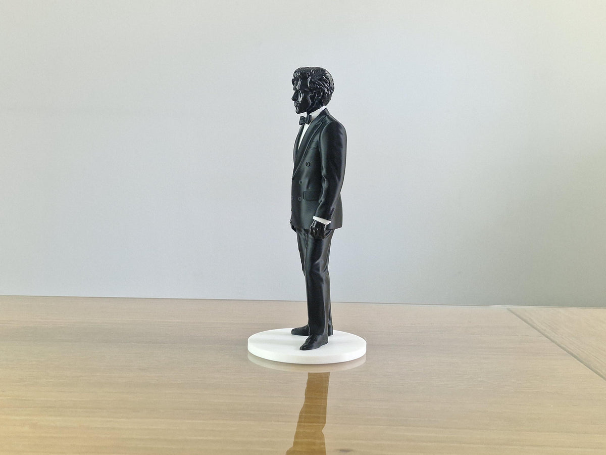 Gesaffelstein Inspired Figure Statue – Techno DJ Collectible – Electronic Music Producer Figure – Dark Techno Decor – DJ Fan Gift – Music
